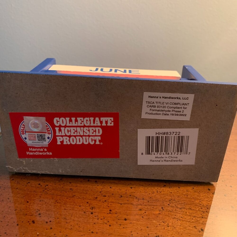 COPY - FLORIDA GATORS COLLEGIATE PERPETUAL CALENDAR NWT - Picture 3 of 3